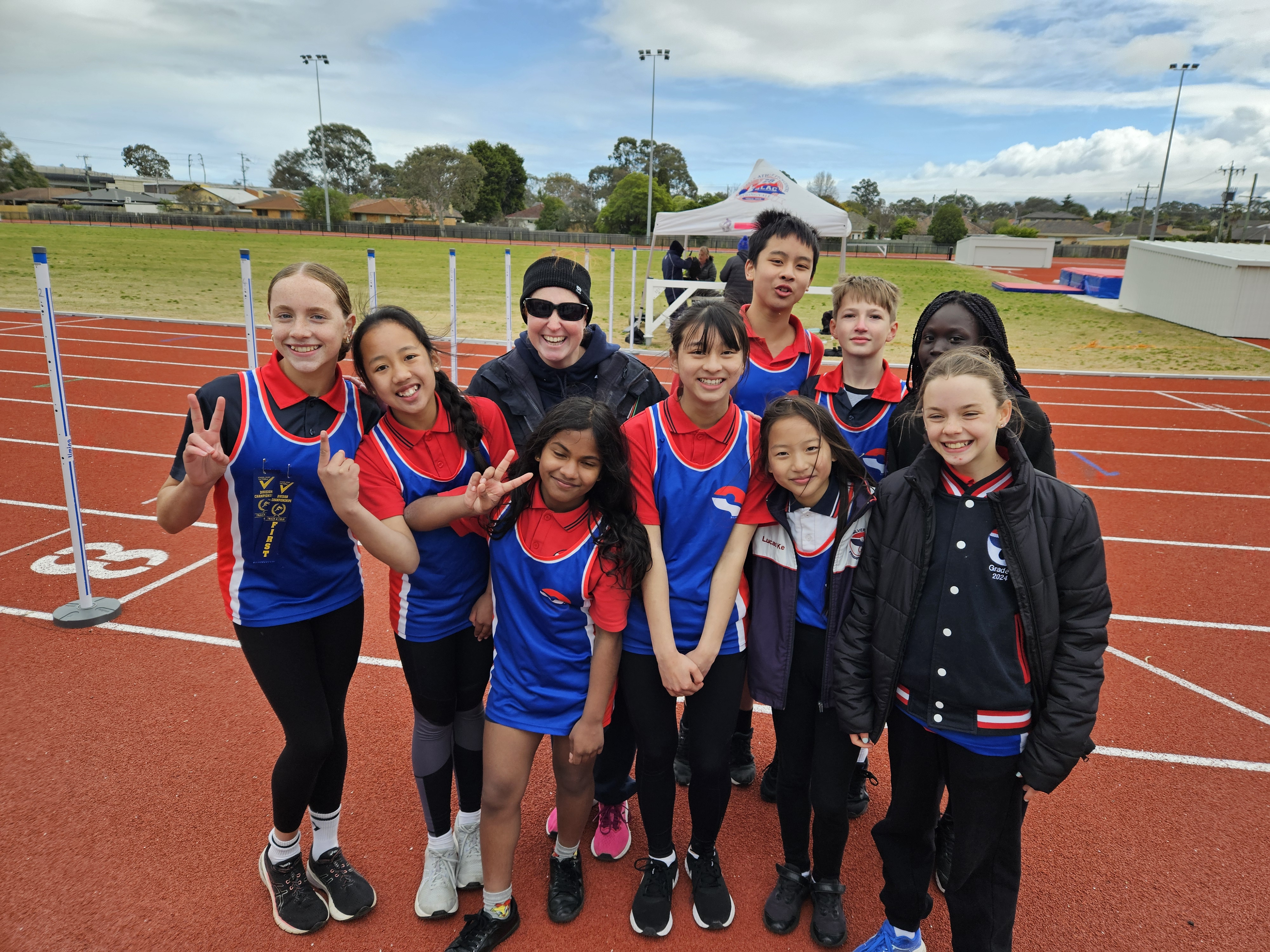 /uploaded_files/media/gallery/1728608594Division Athletics.jpg